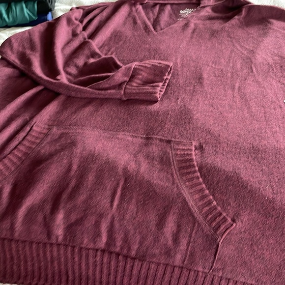 Hooded sweater - Picture 4 of 4